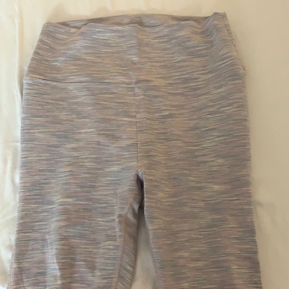 Outdoor Voices Freeform Flow 7/8 leggings - Picture 2 of 6